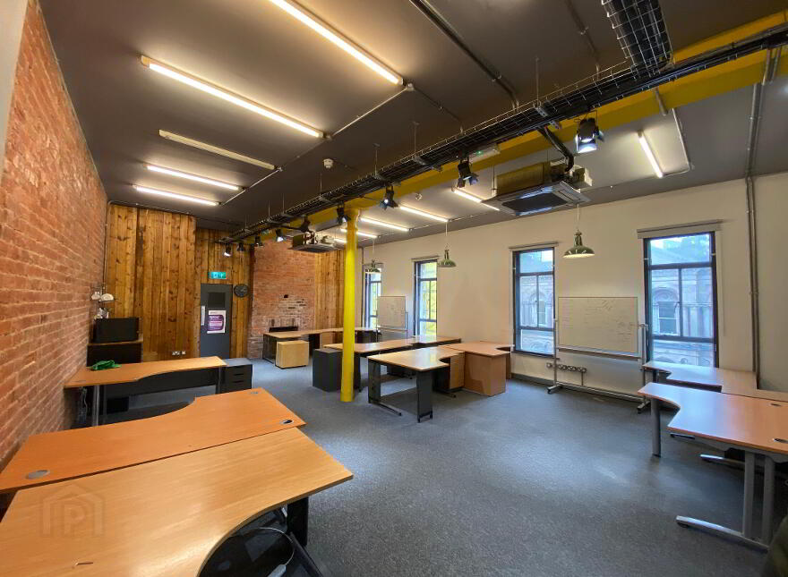 Plug & Play Office Suite, Diamond House, 7-19 Royal Avenue, Belfast, BT1 1FB