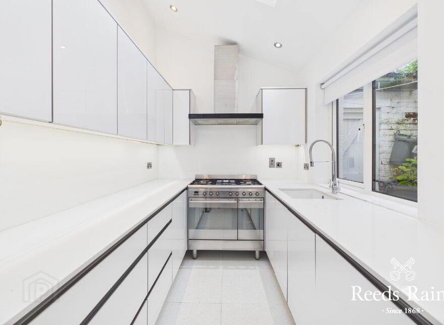 24 Kilburn Street, Donegall Road, Belfast, BT12 6JS