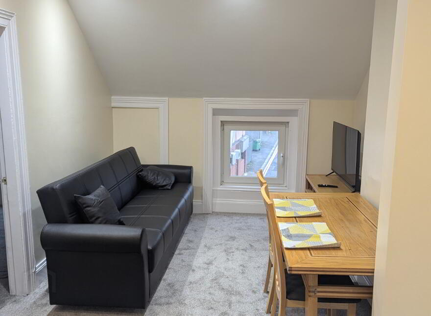 Unit B, 19 Church Street, Dungannon, BT71 6AB
