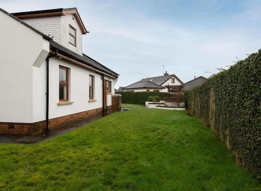 9 Oakwood Heights, Carryduff, Belfast, BT8 8SP