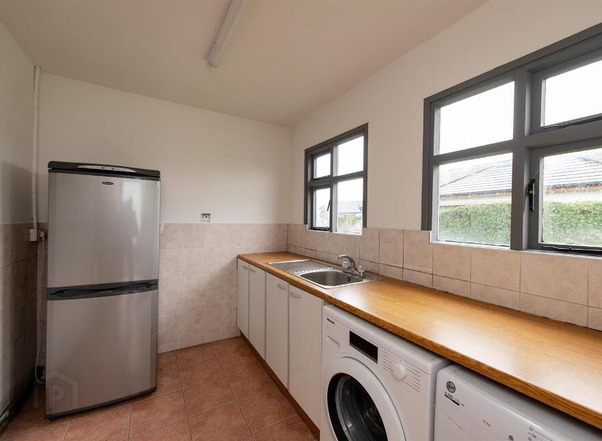 9 Oakwood Heights, Carryduff, Belfast, BT8 8SP