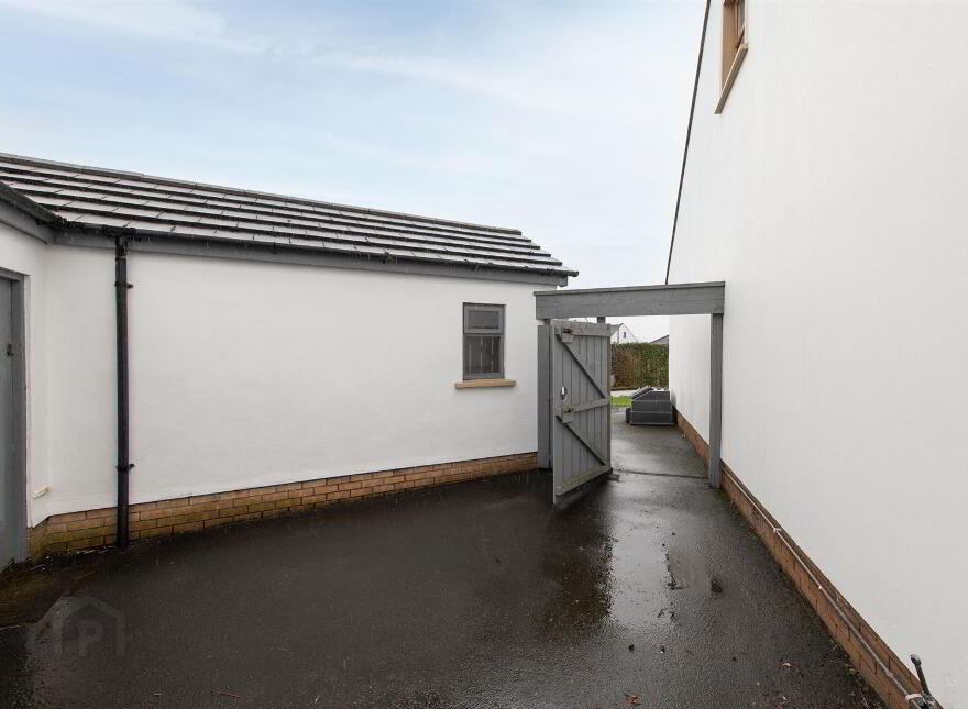 9 Oakwood Heights, Carryduff, Belfast, BT8 8SP