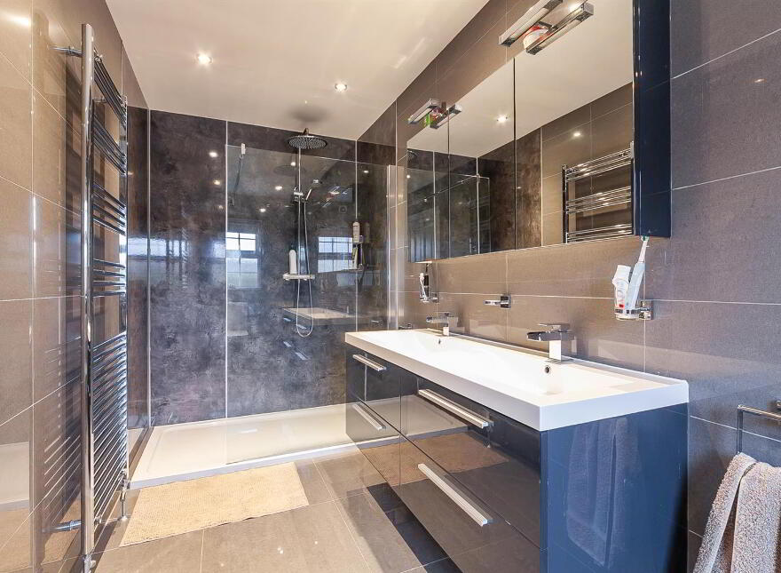 'Cherryvale', 19 Lurgan Road, Glenavy, Crumlin, BT29 4QA