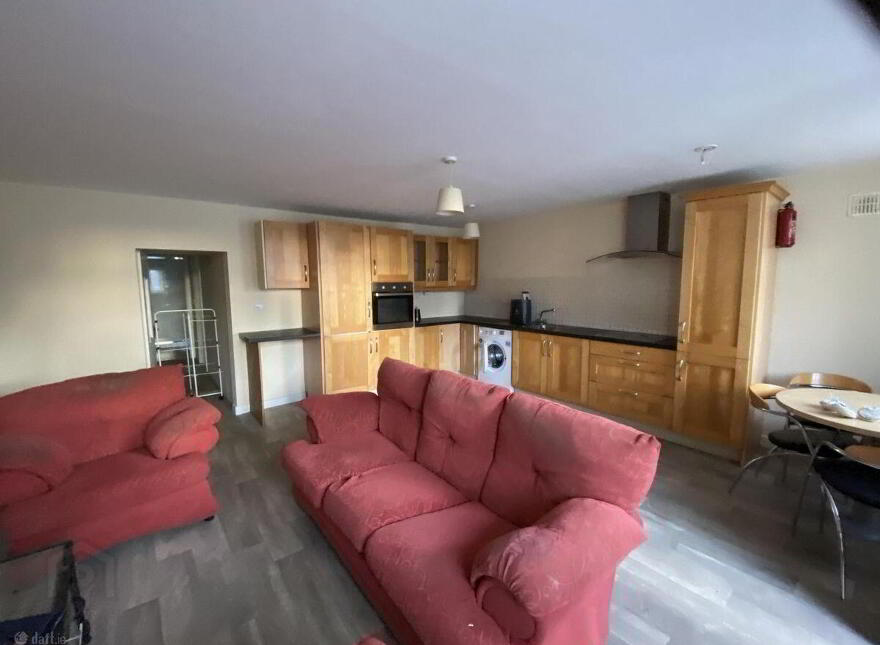 Main Street, Drangan, E41T223