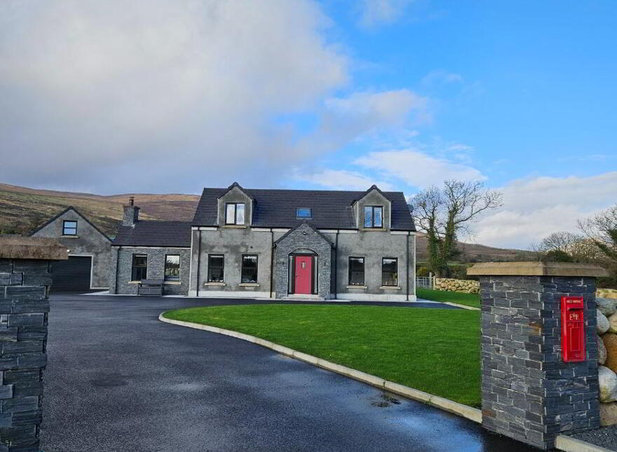 72 Glenloughan Road, Kilkeel, BT34 4SR