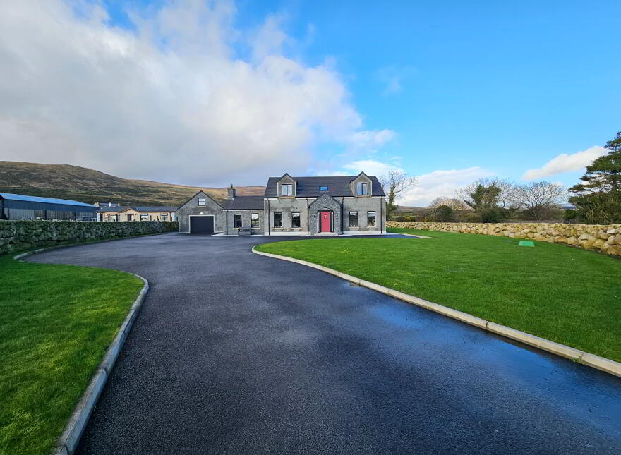72 Glenloughan Road, Kilkeel, BT34 4SR