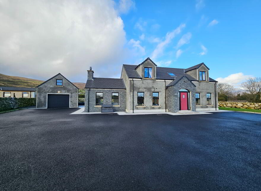 72 Glenloughan Road, Kilkeel, BT34 4SR