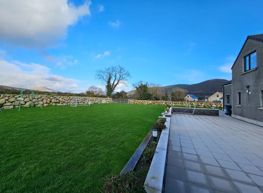 72 Glenloughan Road, Kilkeel, BT34 4SR