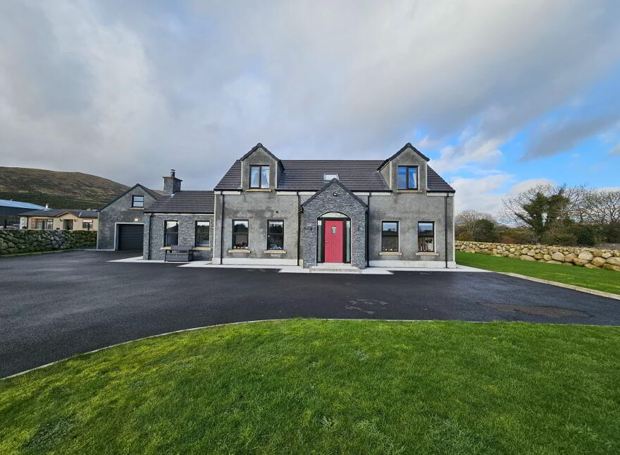 72 Glenloughan Road, Kilkeel, BT34 4SR