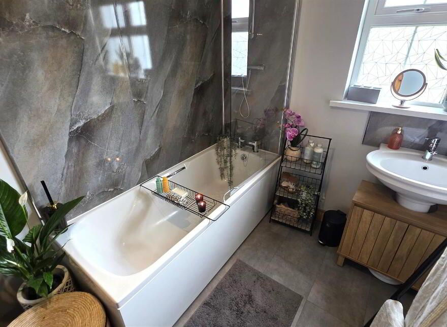 184 Bush Manor, Antrim, BT41 2UQ