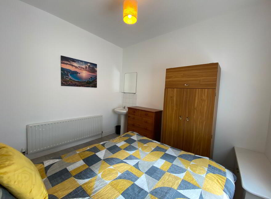 Donegall Road, Some Bills Included, Belfast, BT12 5NA