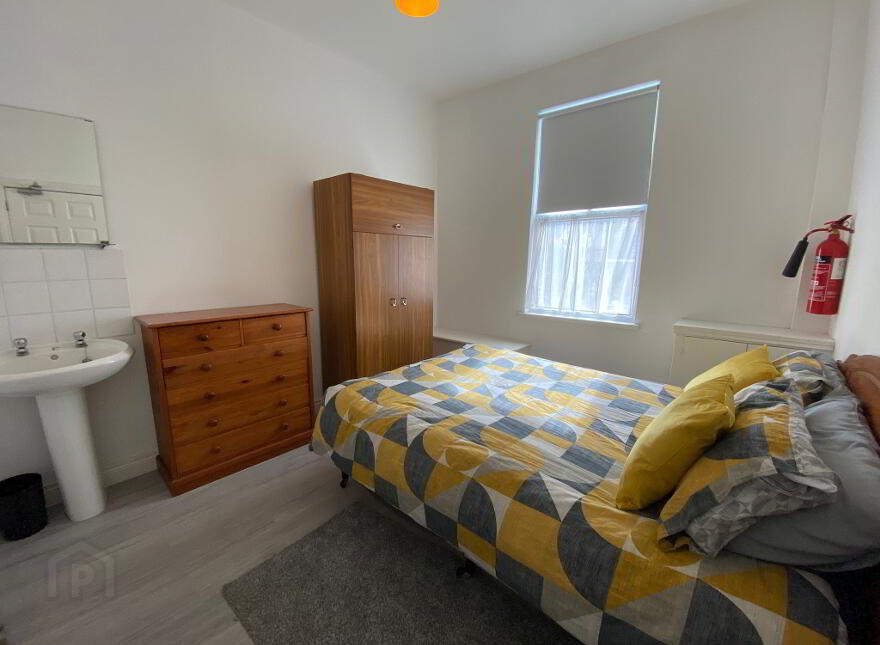 Donegall Road, Some Bills Included, Belfast, BT12 5NA