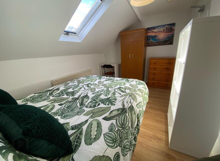Donegall Road, Some Bills Included, Belfast, BT12 5NA