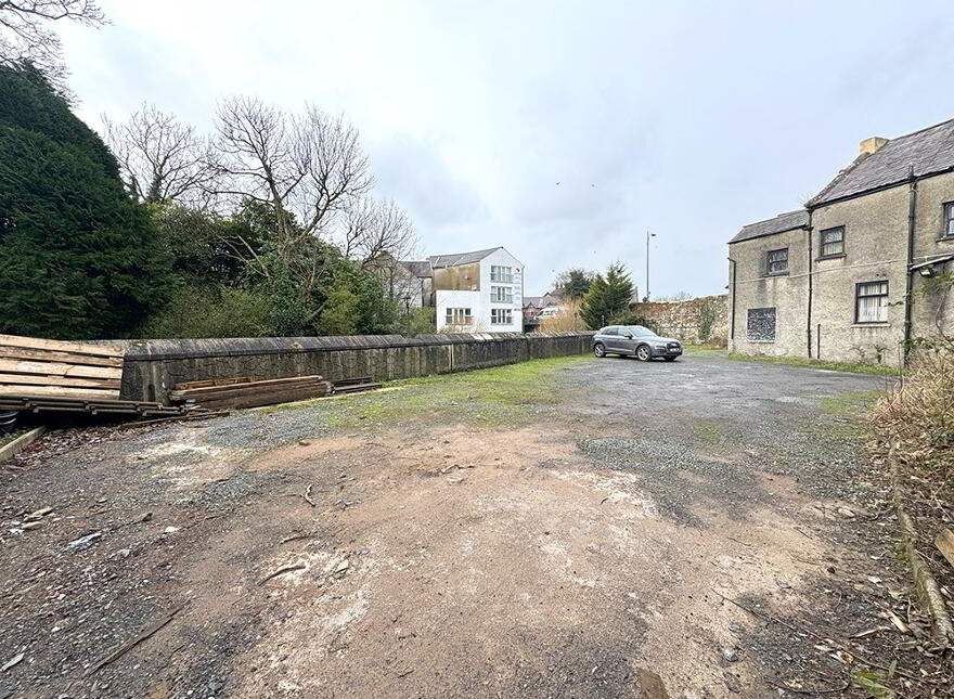 3,5 & 7 Church Square, Banbridge, BT32 4AS
