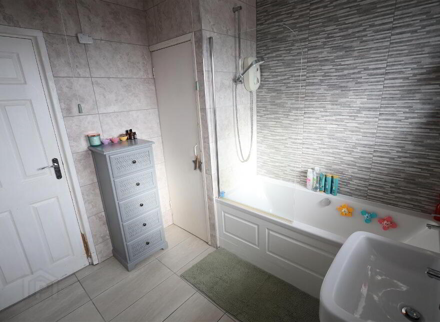 103 Carrs Glen Park, Belfast, BT14 8HF