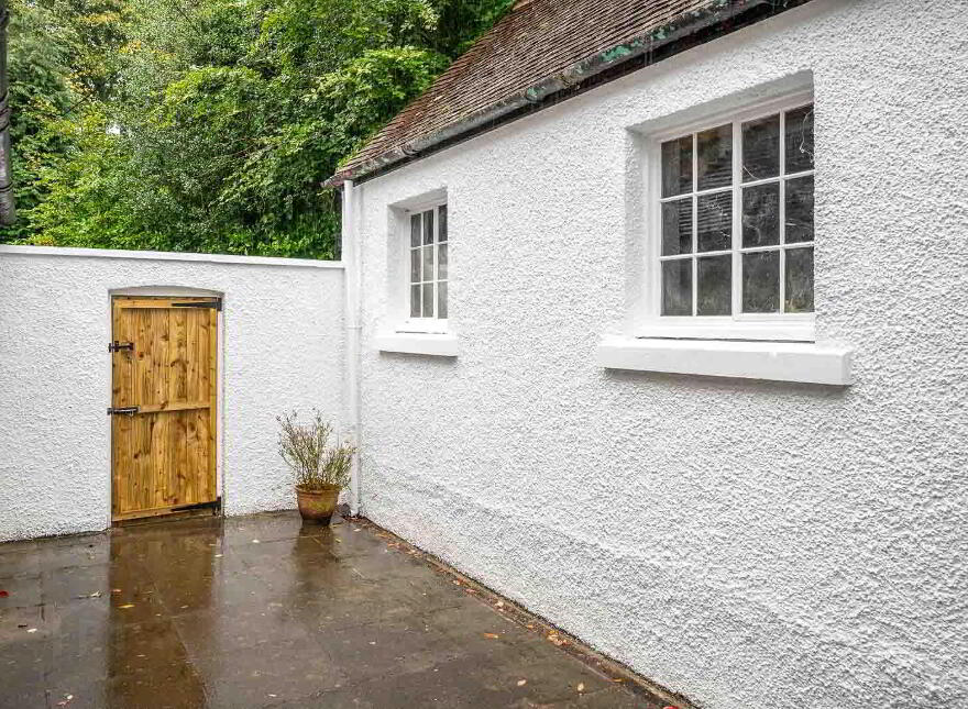 22 Glen Road, Holywood, BT18 0HB