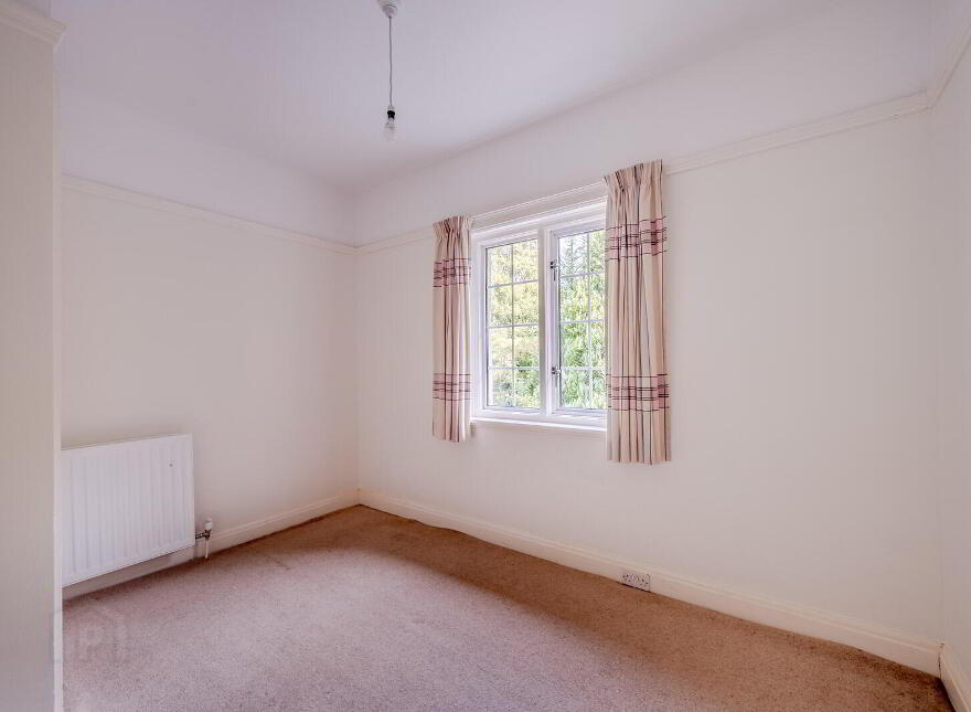 22 Glen Road, Holywood, BT18 0HB