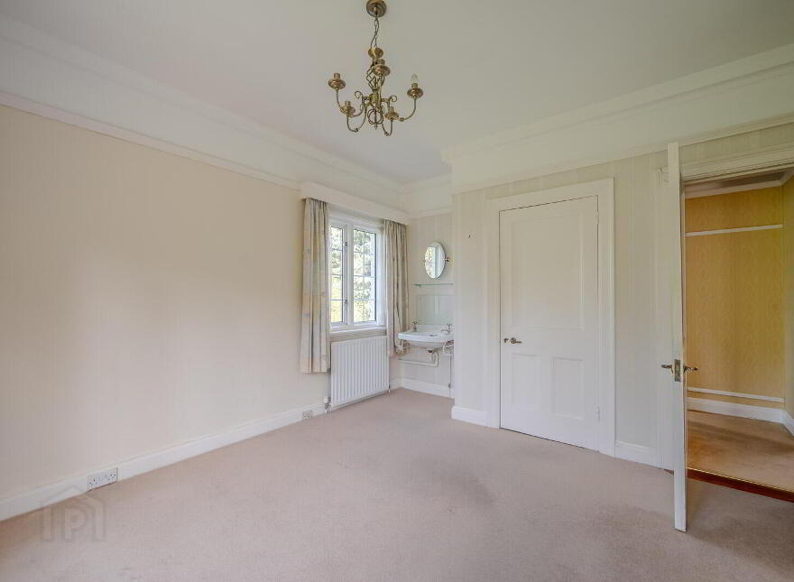 22 Glen Road, Holywood, BT18 0HB