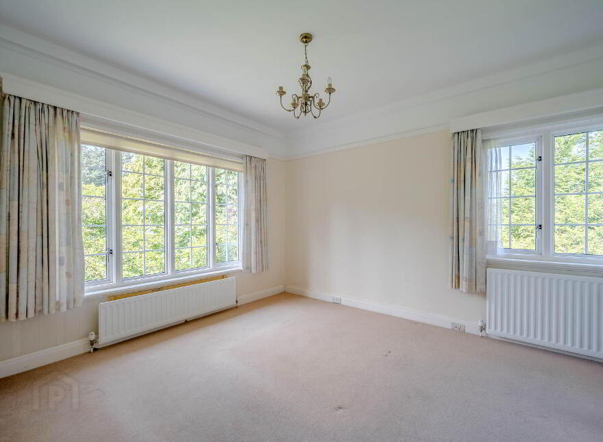 22 Glen Road, Holywood, BT18 0HB