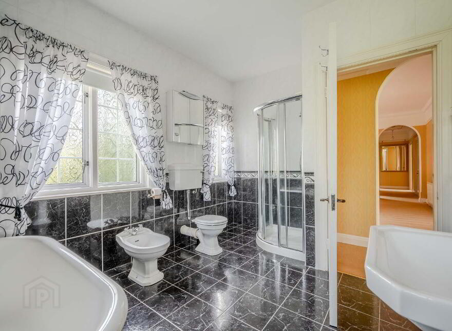 22 Glen Road, Holywood, BT18 0HB