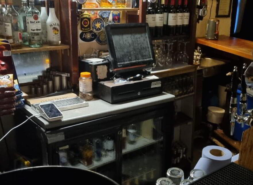 O'Sullivan's Courthouse Pub, The Mall, Dingle, V92N471