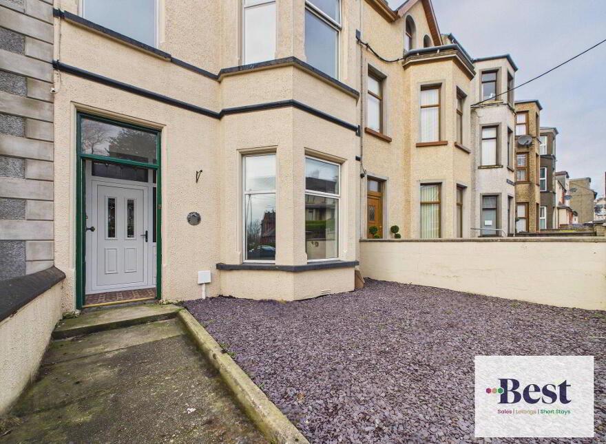 25 The Roddens, Larne, BT40 1QX