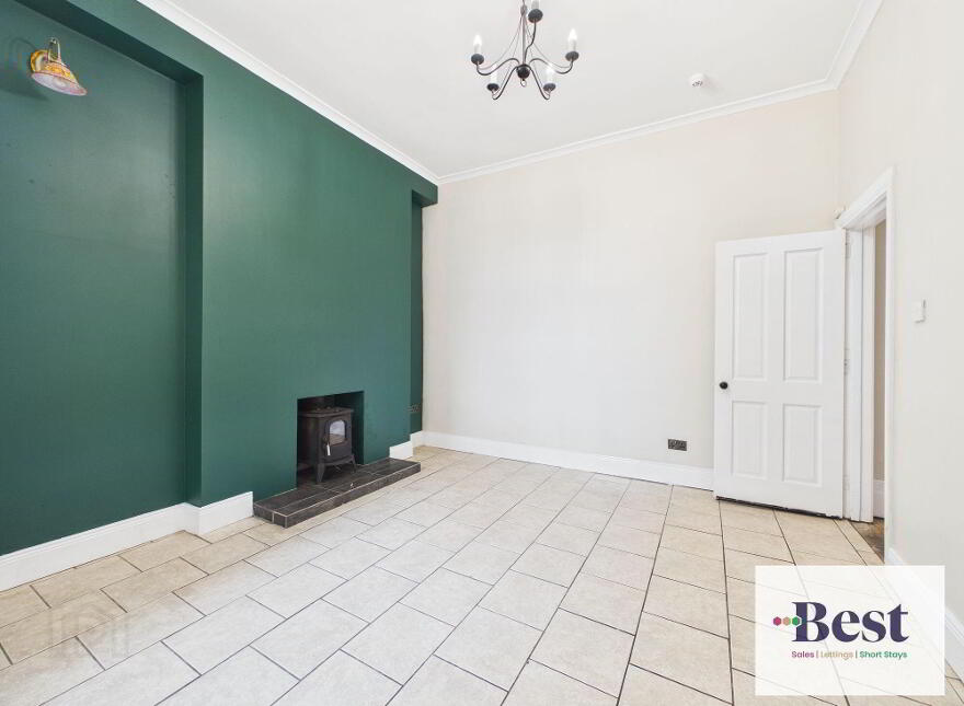25 The Roddens, Larne, BT40 1QX