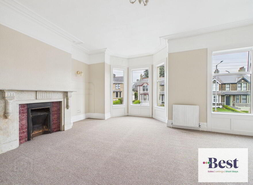 25 The Roddens, Larne, BT40 1QX