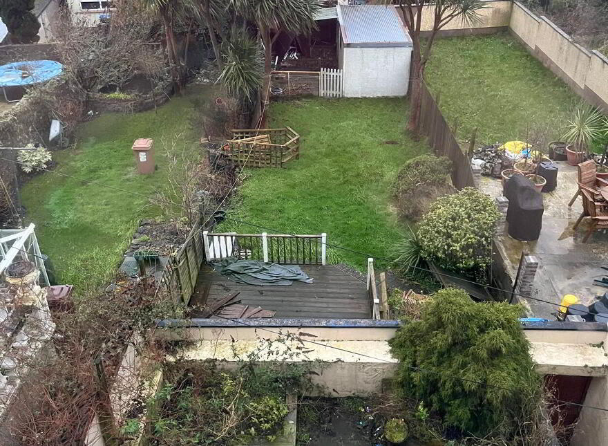 25 The Roddens, Larne, BT40 1QX