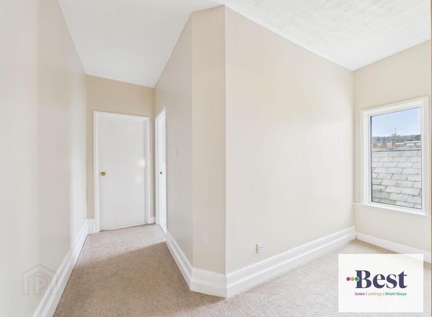 25 The Roddens, Larne, BT40 1QX