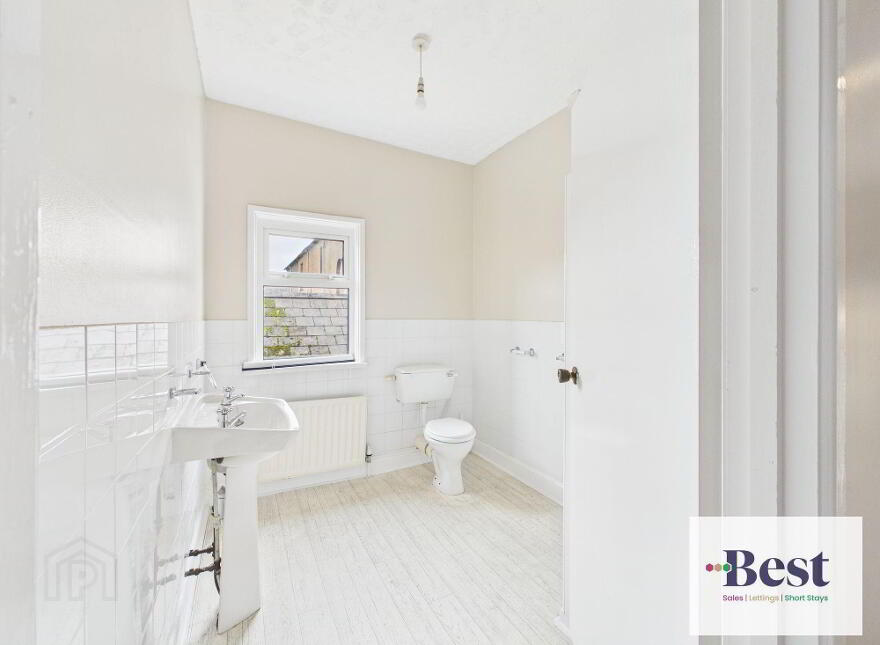 25 The Roddens, Larne, BT40 1QX