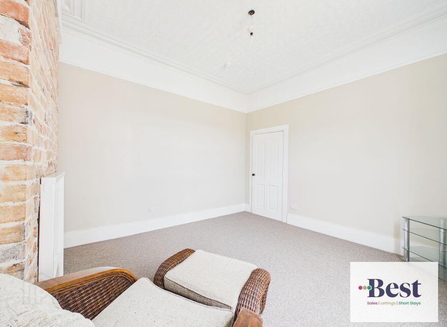 25 The Roddens, Larne, BT40 1QX