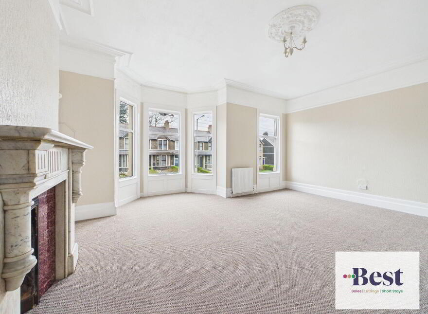25 The Roddens, Larne, BT40 1QX