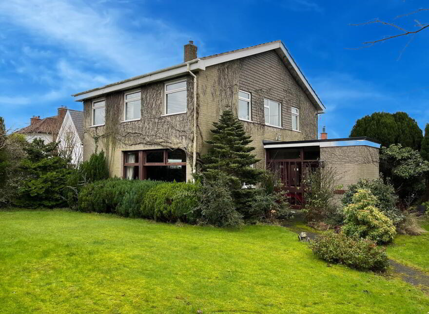 1 The Crescent, Carryduff, Belfast, BT8 8DW