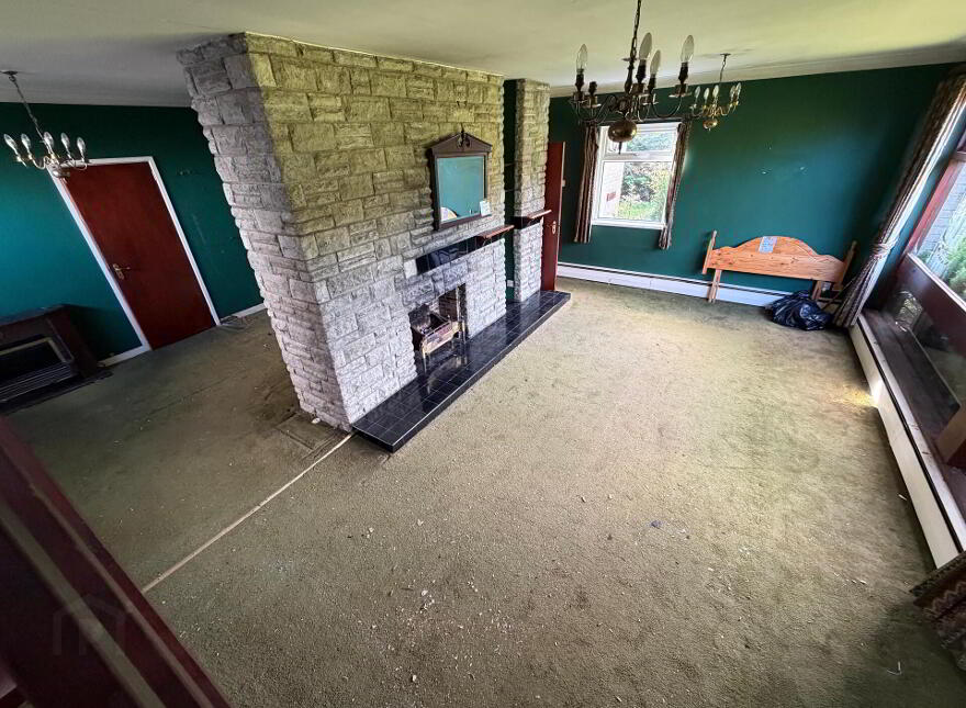 1 The Crescent, Carryduff, Belfast, BT8 8DW
