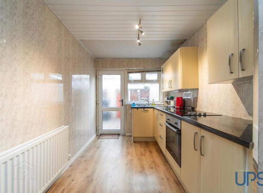38 St. James's Crescent, Belfast, BT12 6DW