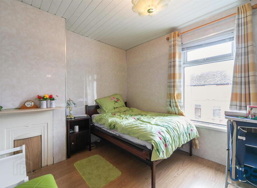 38 St. James's Crescent, Belfast, BT12 6DW