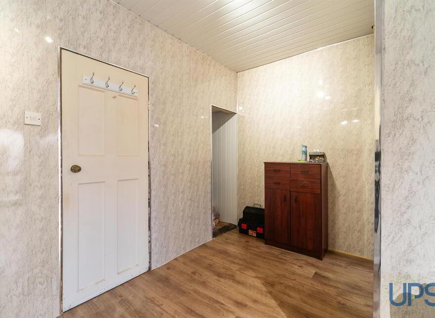 38 St. James's Crescent, Belfast, BT12 6DW
