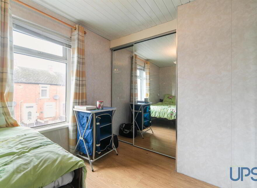 38 St. James's Crescent, Belfast, BT12 6DW