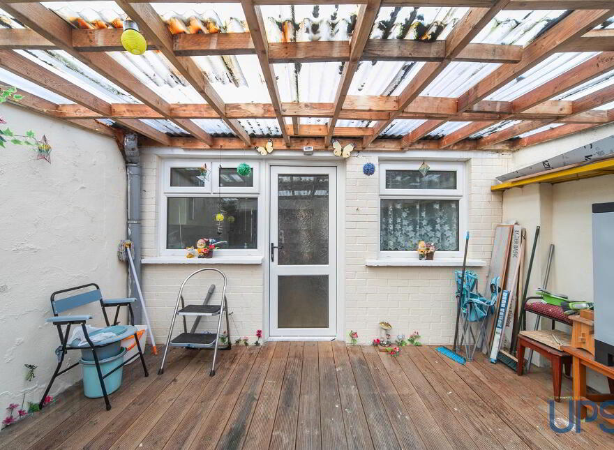 38 St. James's Crescent, Belfast, BT12 6DW