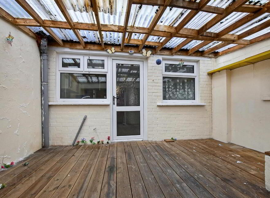 38 St. James's Crescent, Belfast, BT12 6DW