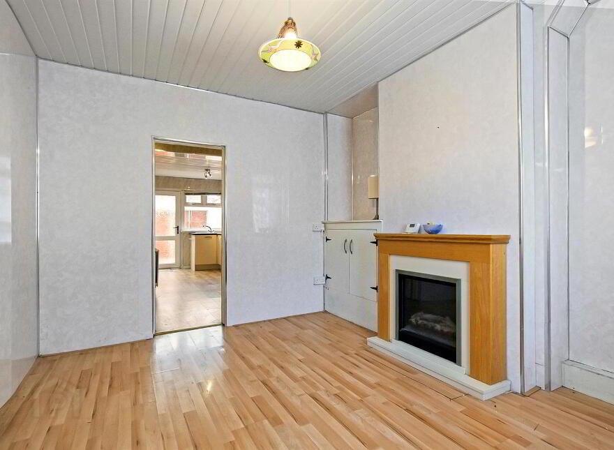 38 St. James's Crescent, Belfast, BT12 6DW