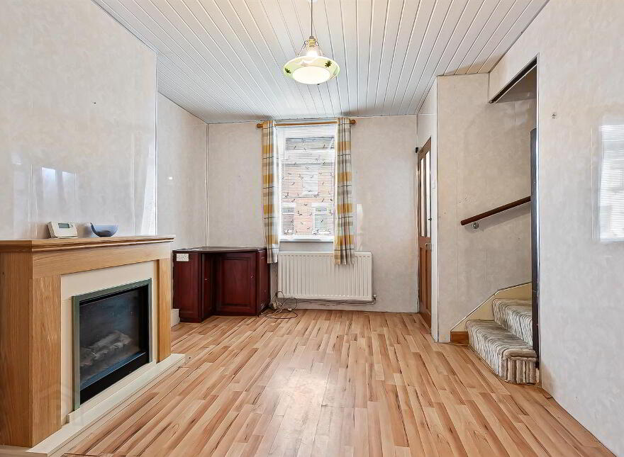 38 St. James's Crescent, Belfast, BT12 6DW