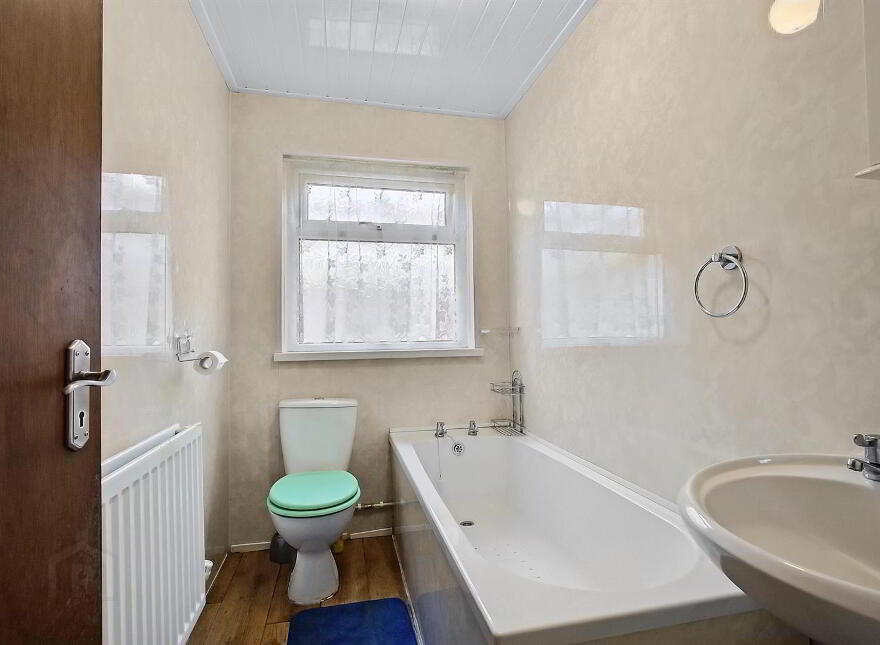 38 St. James's Crescent, Belfast, BT12 6DW