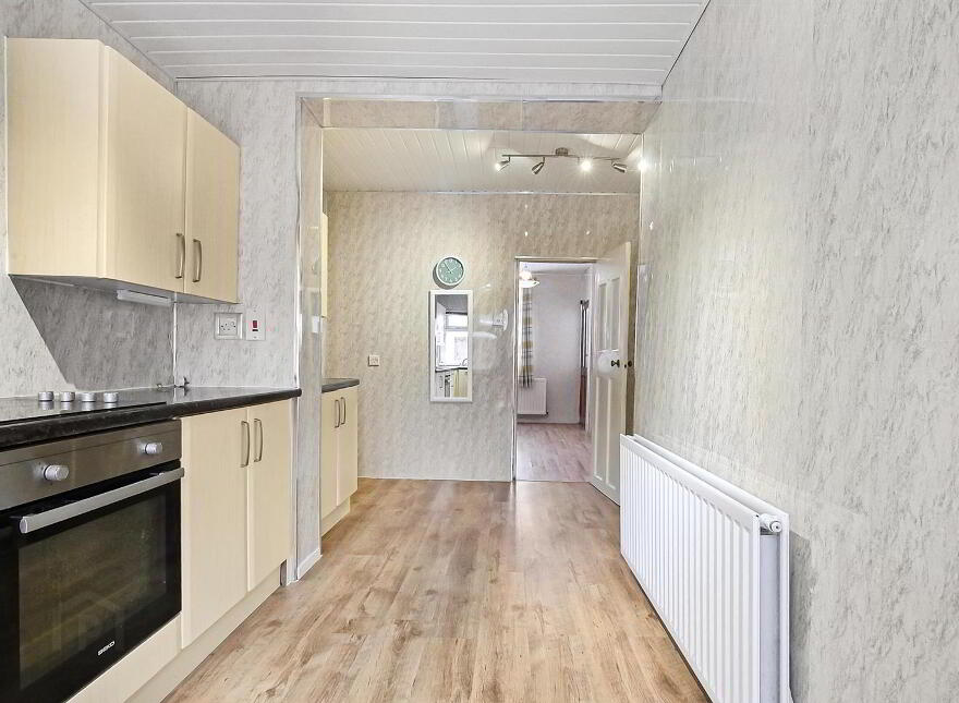 38 St. James's Crescent, Belfast, BT12 6DW