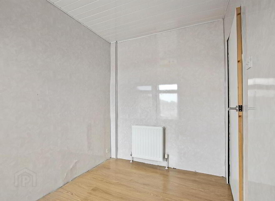 38 St. James's Crescent, Belfast, BT12 6DW