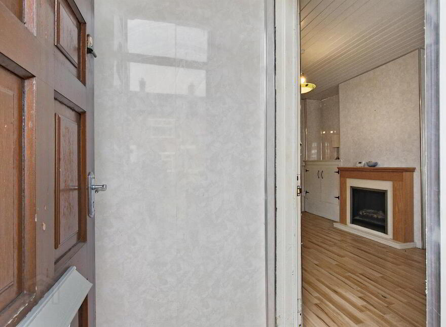 38 St. James's Crescent, Belfast, BT12 6DW