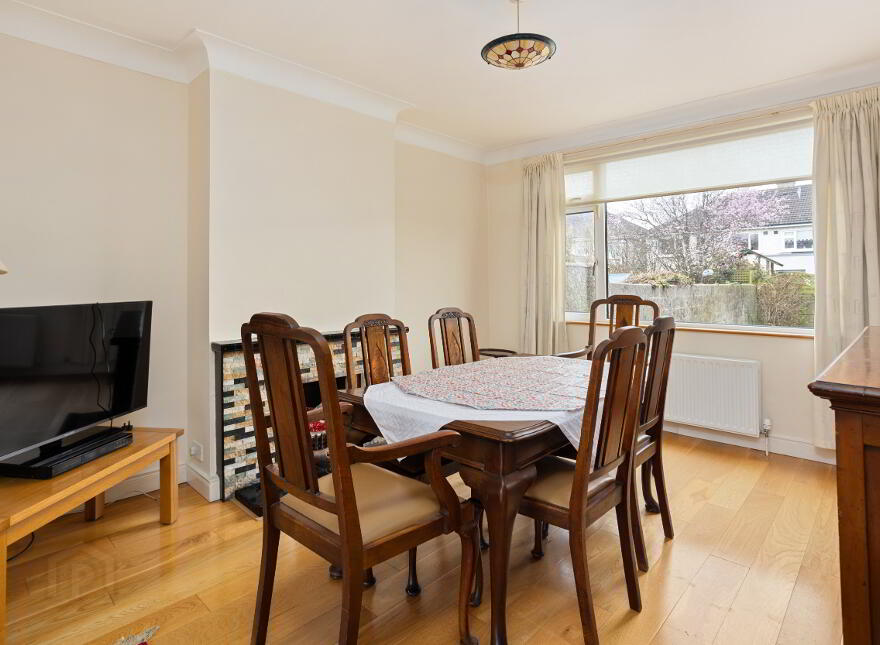 101 Lucan Heights, Lucan, K78K1W6