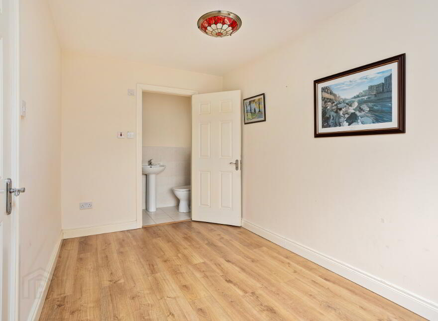 101 Lucan Heights, Lucan, K78K1W6
