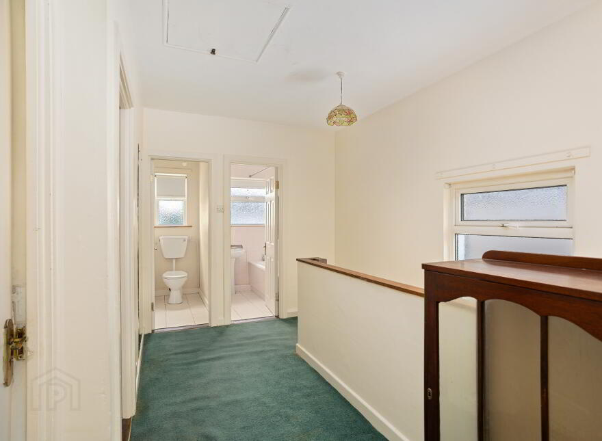 101 Lucan Heights, Lucan, K78K1W6